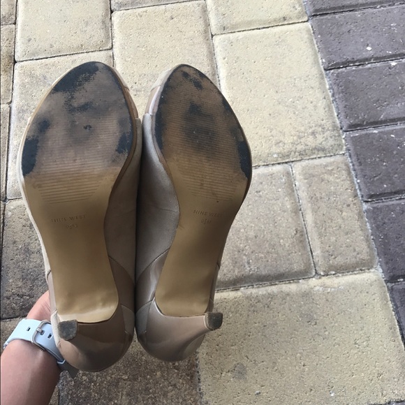 Tan peep toe pumps - Picture 5 of 5