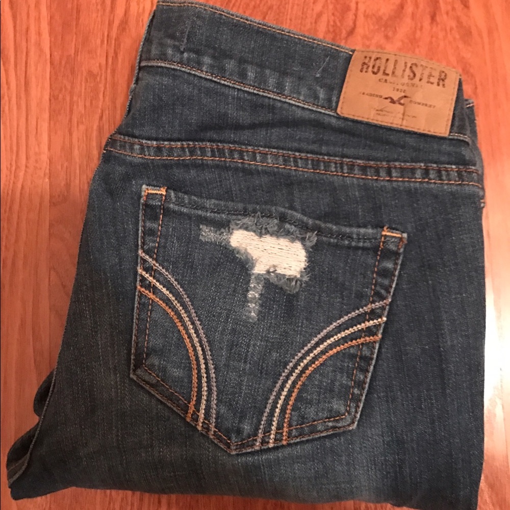 Distressed Hollister jeans size 7R
