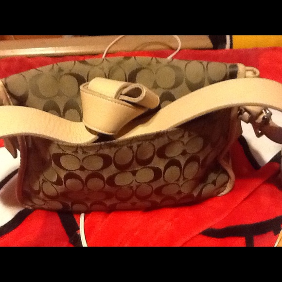 Coach purse - Picture 4 of 4