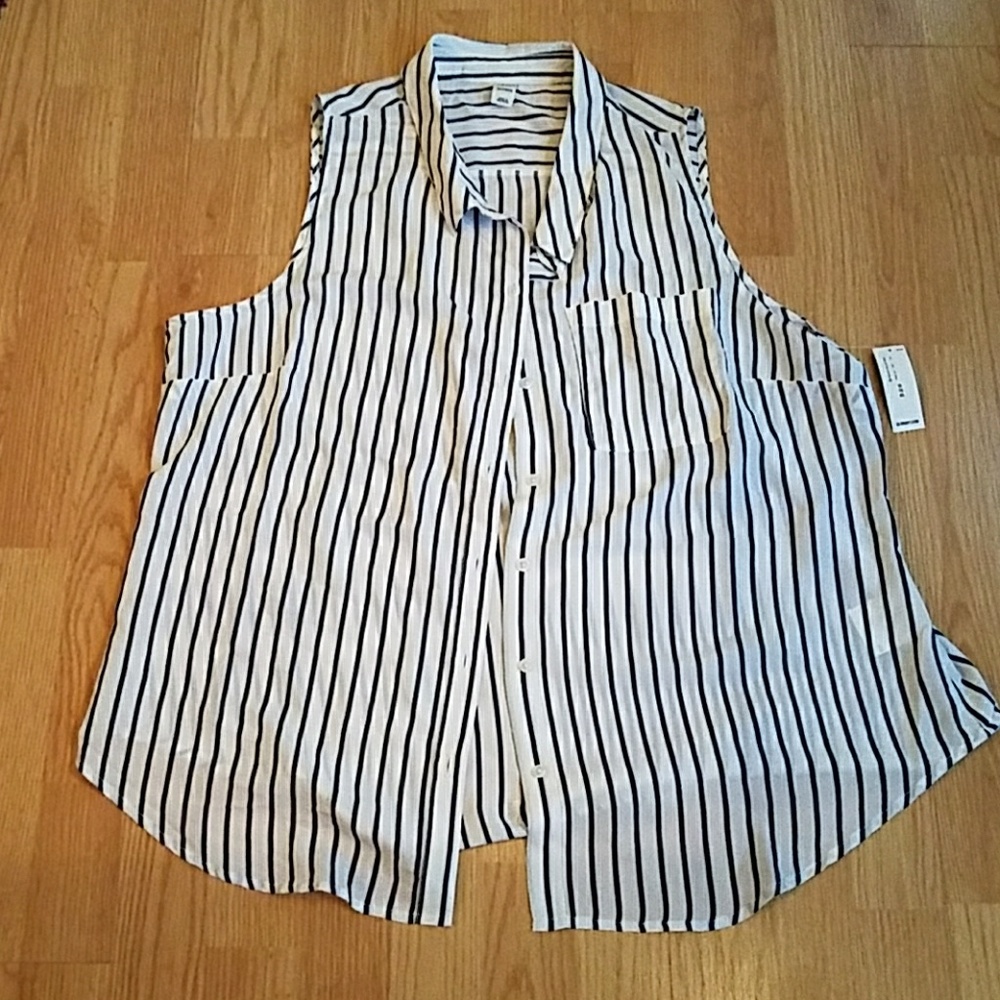 Sleeveless Striped Button-down Top