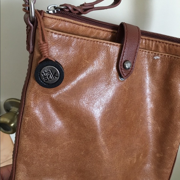 Cross body - Picture 3 of 3