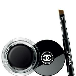 Chanel creamy eyeliner in black