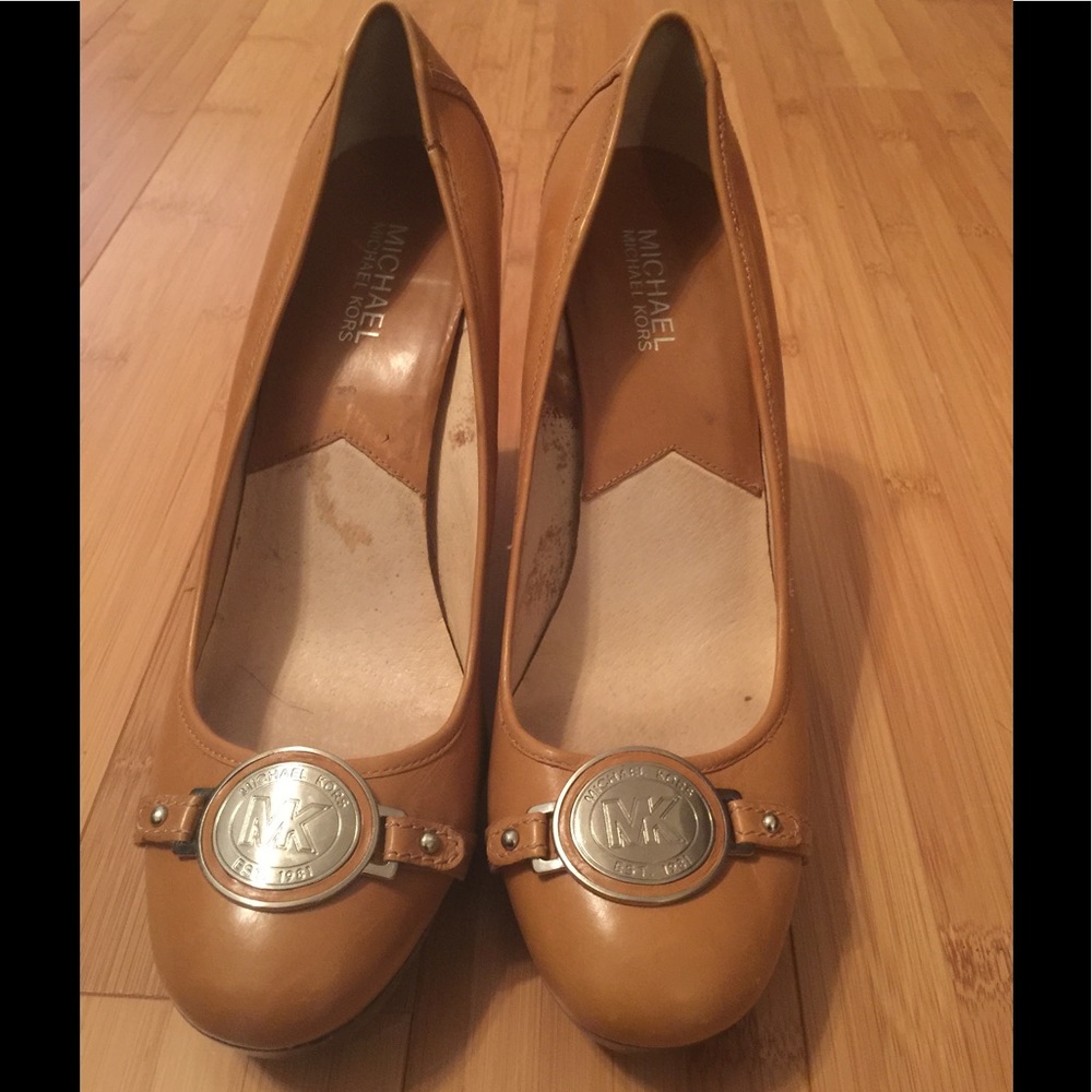 Michael Kors Tan Platform Heels Size 10