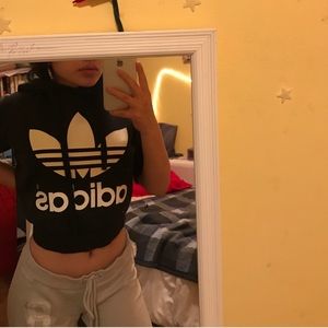 ADIDAS CROPPED BLACK SHORT SLEEVED HOODIE