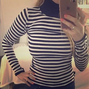 Long sleeve striped B&W turtle neck size Small