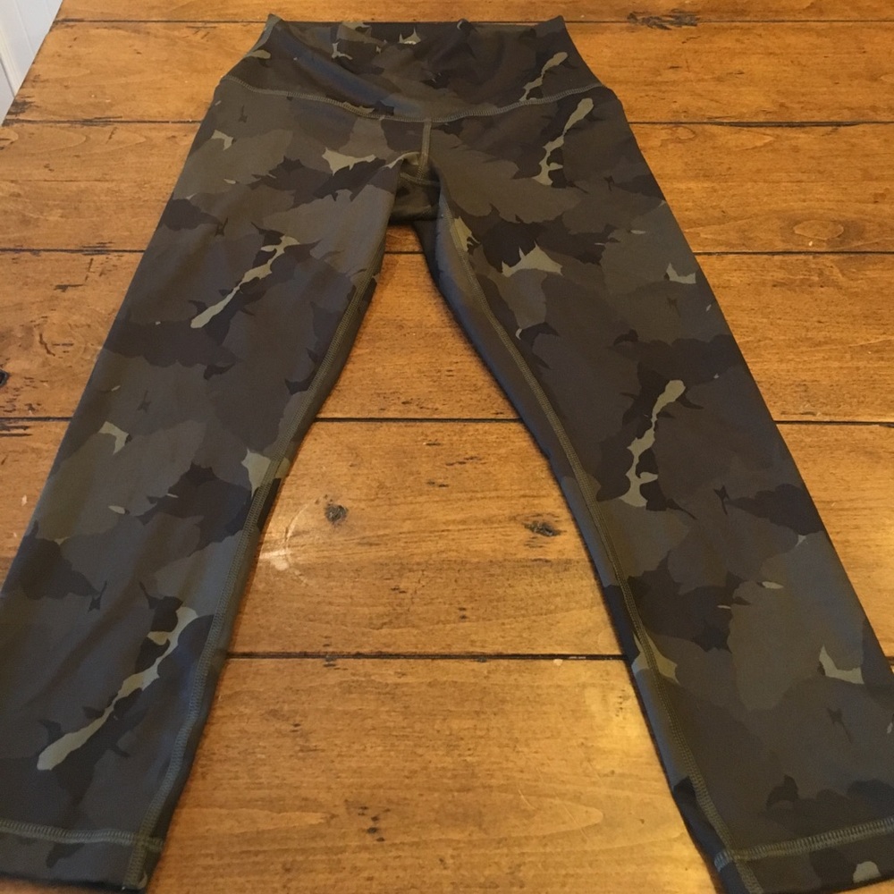 Lululemon wunder under