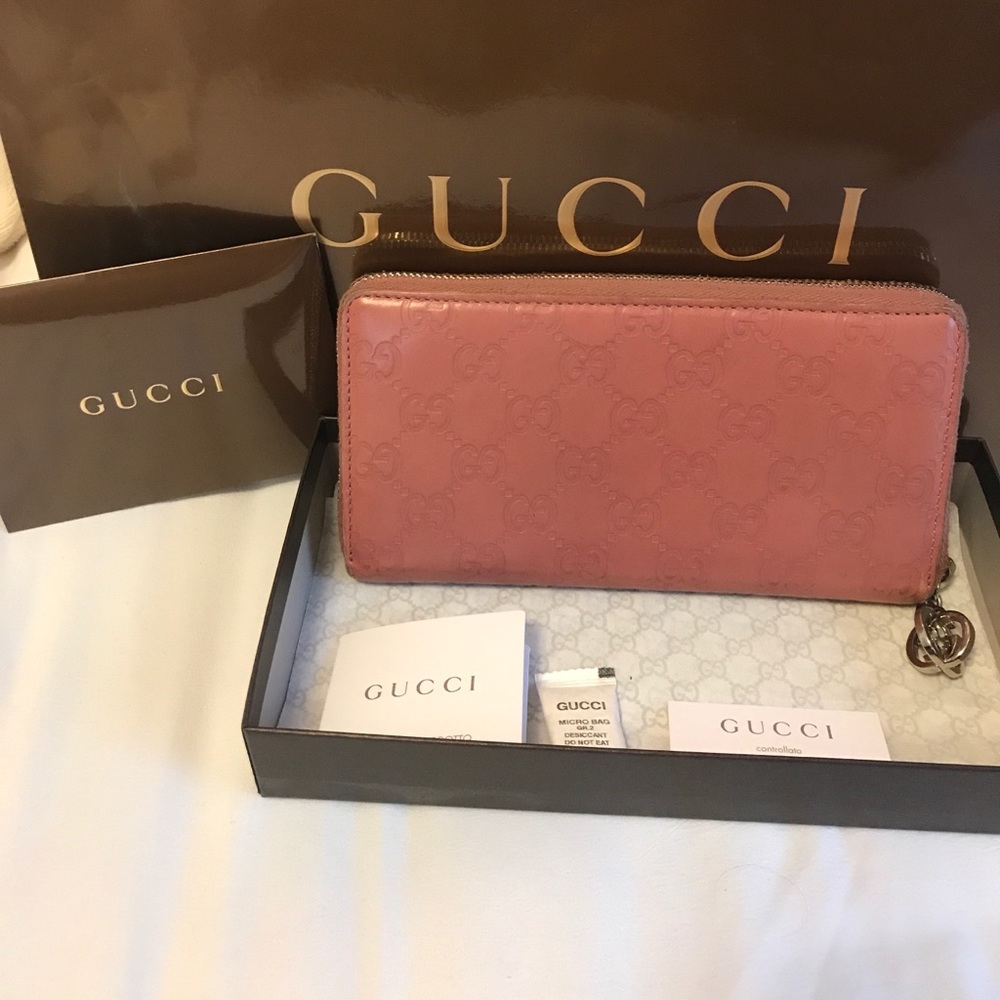 ‼️‼️SOLD‼️‼️‼️Gucci GC Wallet