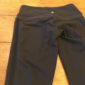 Lululemon wunder under pants with mesh panels