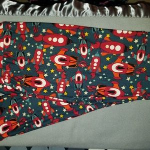 **WEEKEND SALE** LuLaRoe-OS  rocket leggings-HTF!