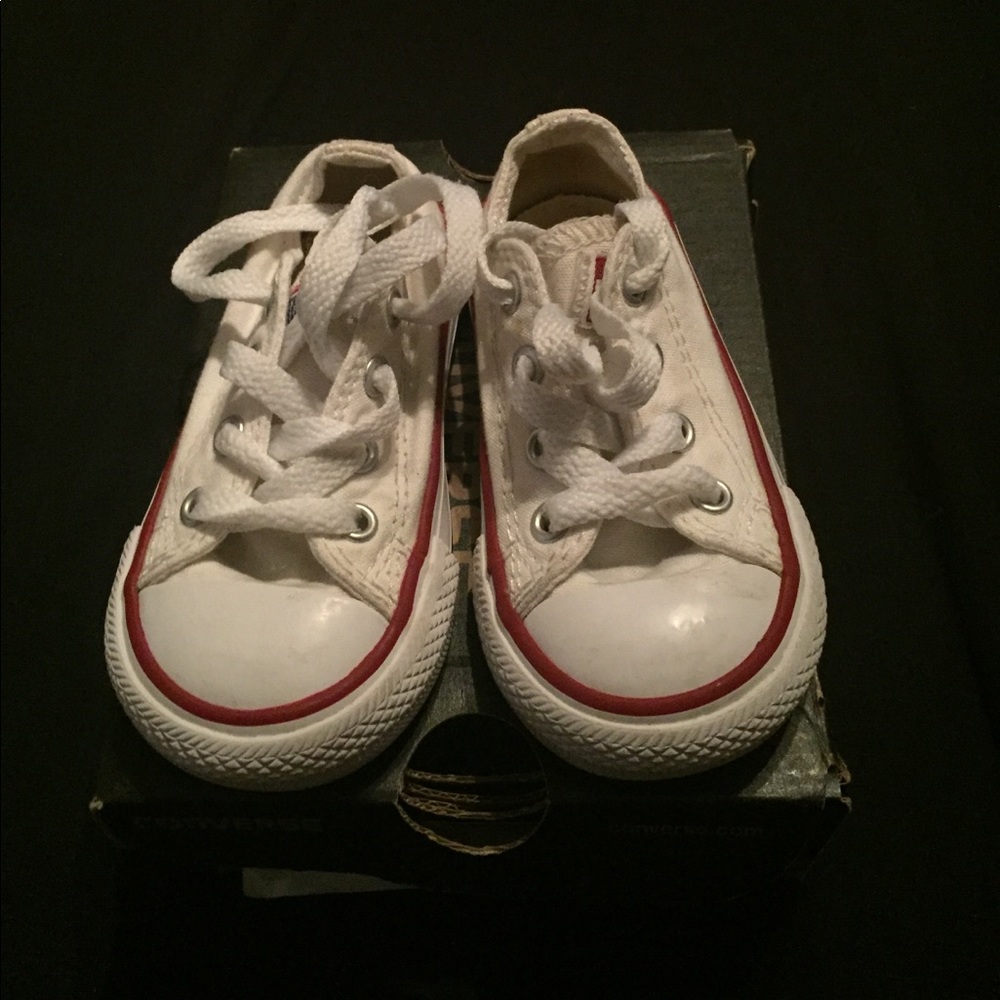 Toddlers converse