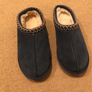 Navy Ugg Slippers