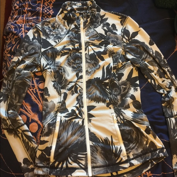 lululemon athletica Jackets & Blazers - Lululemon floral forme jacket