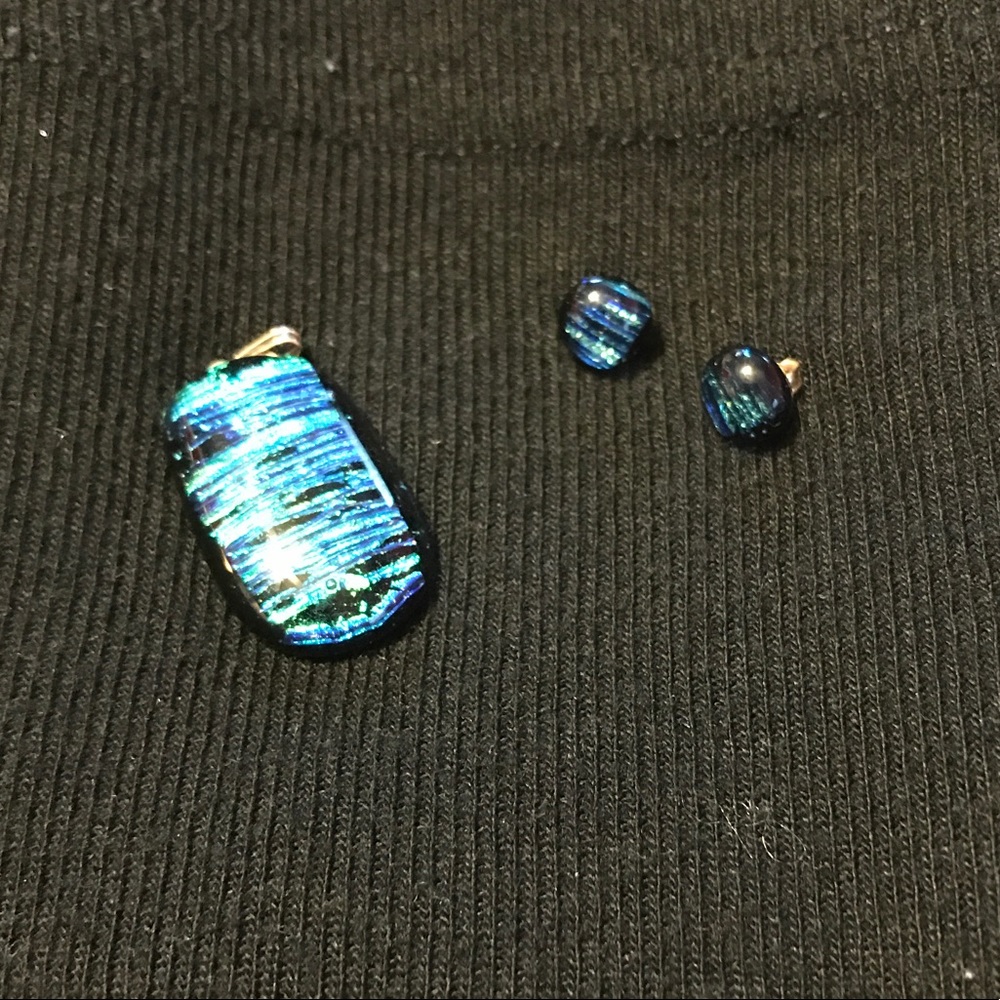 Earring and pendant set