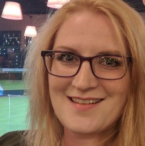 Meet your Posher, Carla