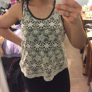 Floral lace tank 🌼