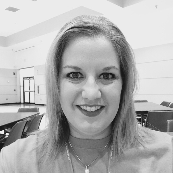 Meet your Posher, Amy - Picture 1 of 1