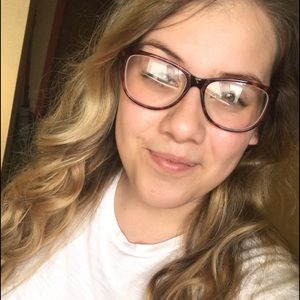 Meet your Posher, Gabriela