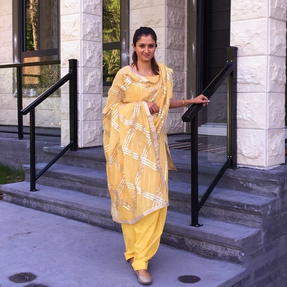 Indian Suit - Picture 1 of 4