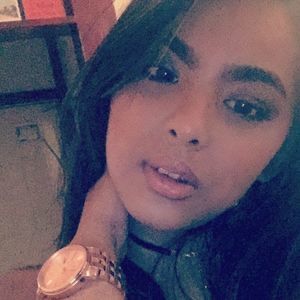 Meet your Posher, Linda