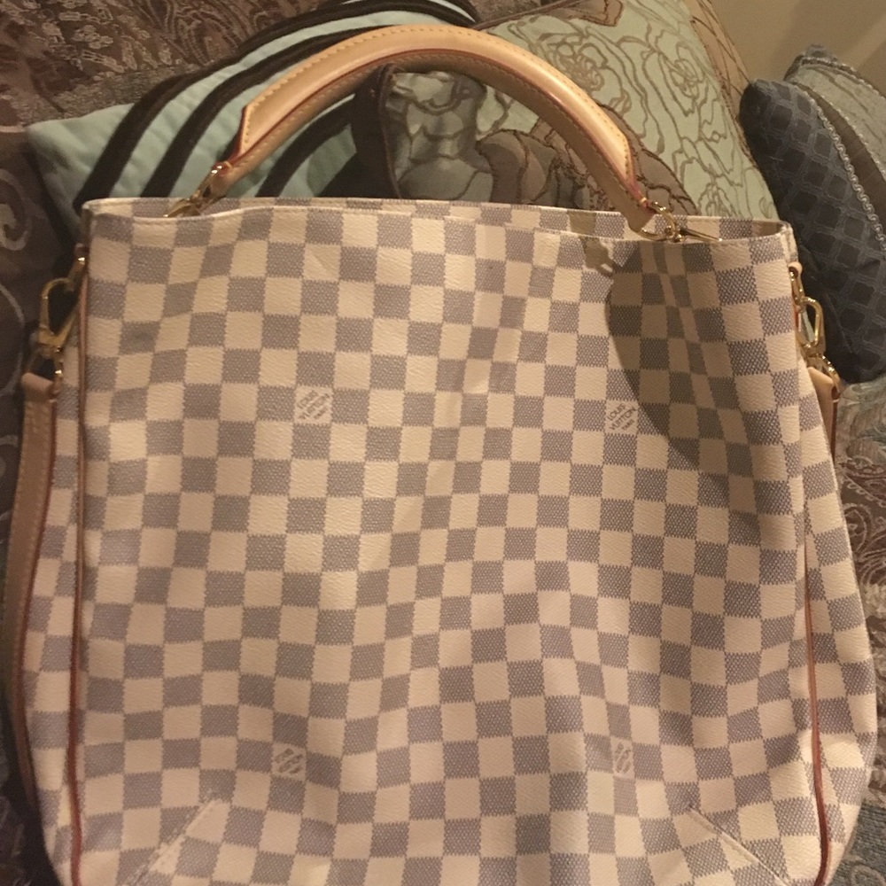 Handbag