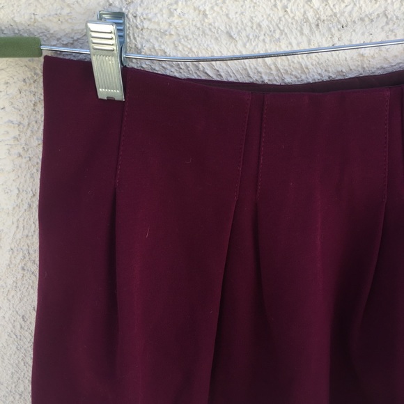 ❌SOLD❌Theory Burgundy Wine Pleated Mini Skirt - Picture 2 of 7