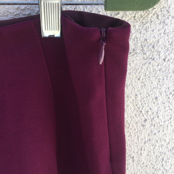 ❌SOLD❌Theory Burgundy Wine Pleated Mini Skirt - Picture 3 of 7