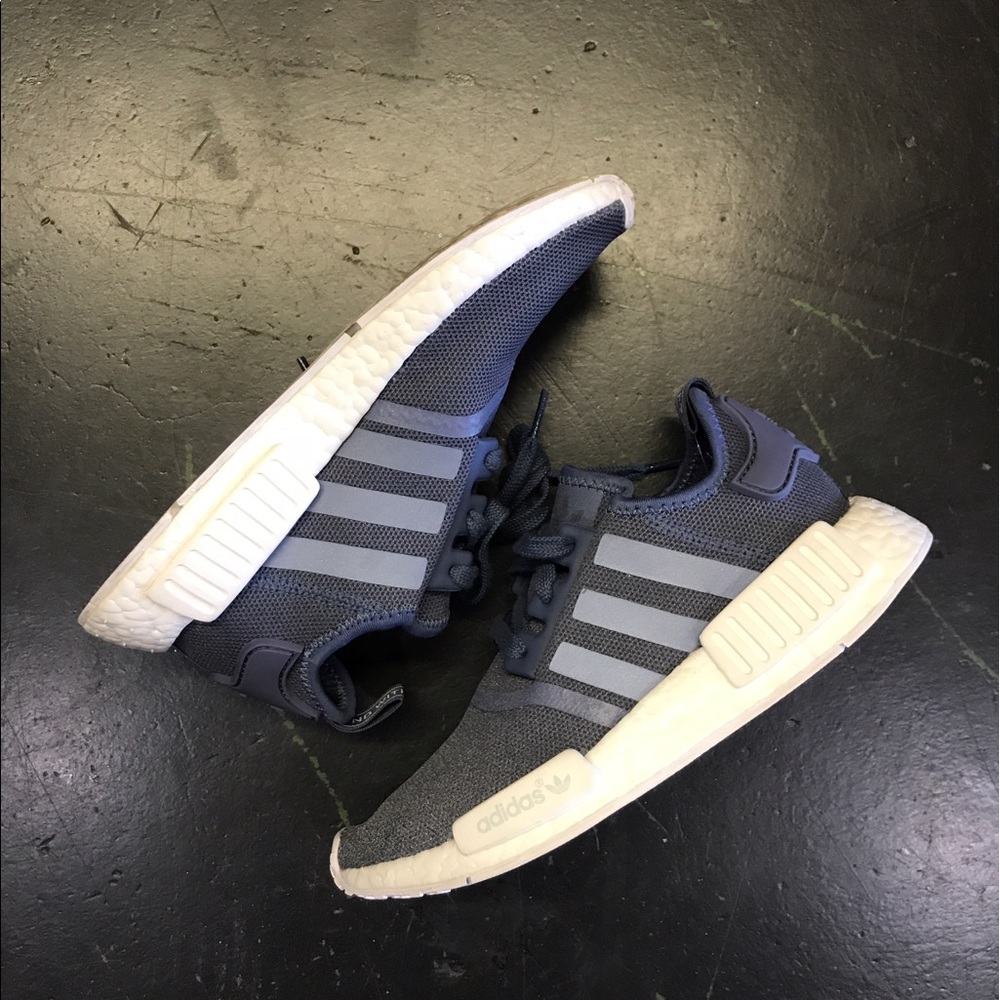 NMD SIZE WOMENS 7