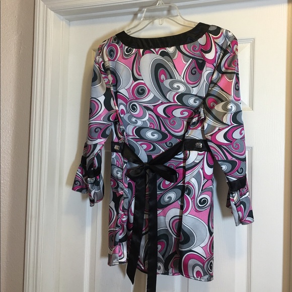 BAY STUDIO CAREER JEWELED TOP SIZE L - LIKE NEW! - Picture 2 of 4