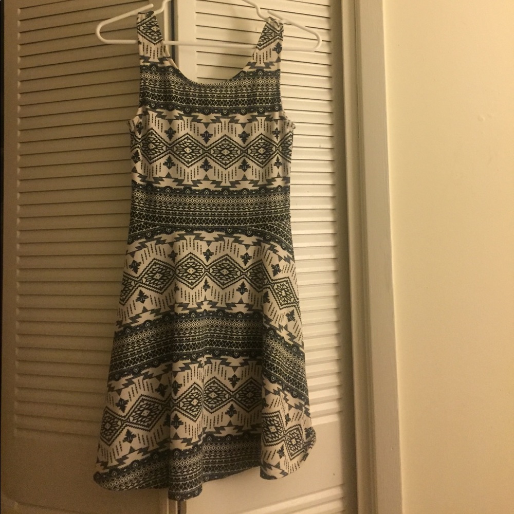 H&M Black and White Aztec Print Swing Dress