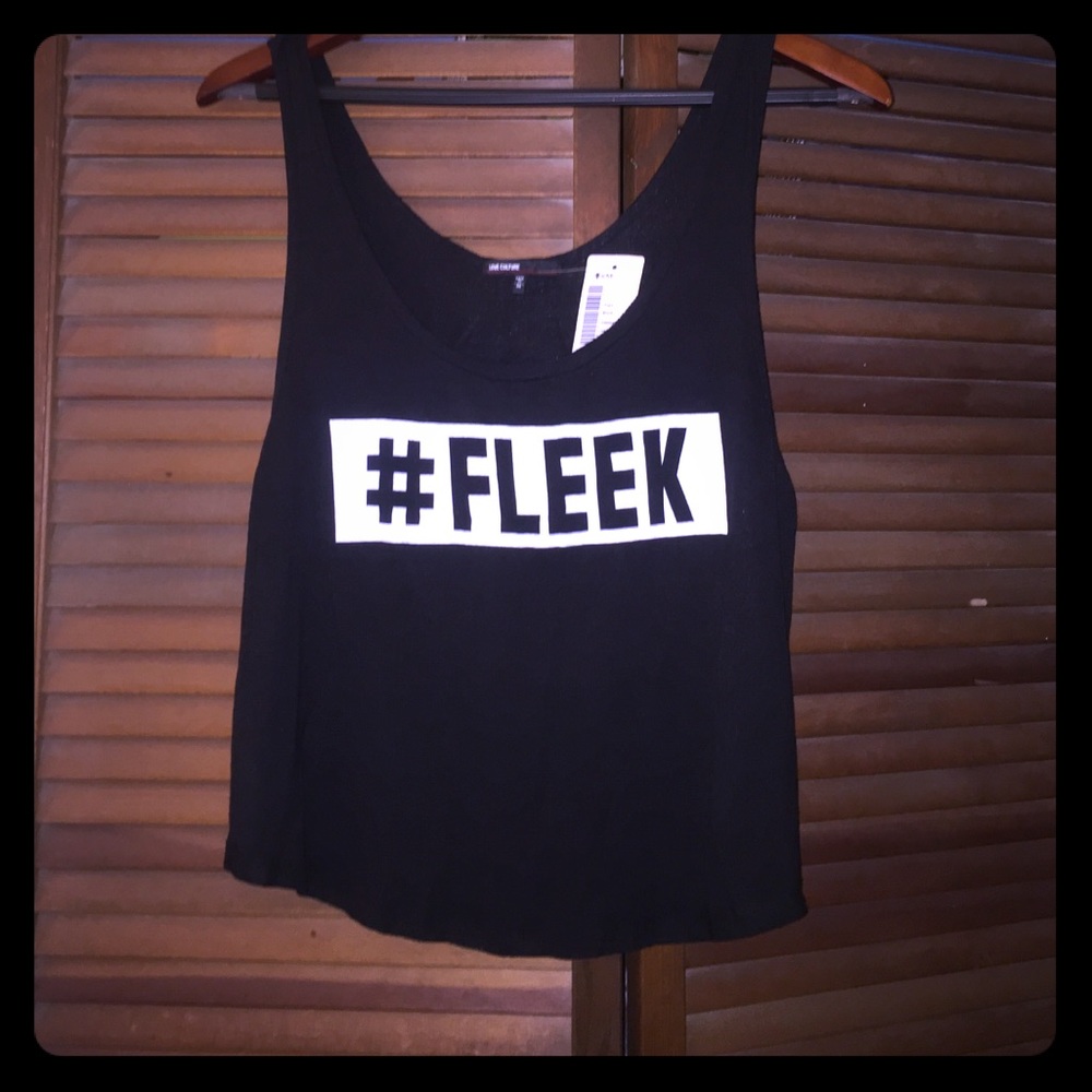 NWT #FLEEK tank 🤳🏾