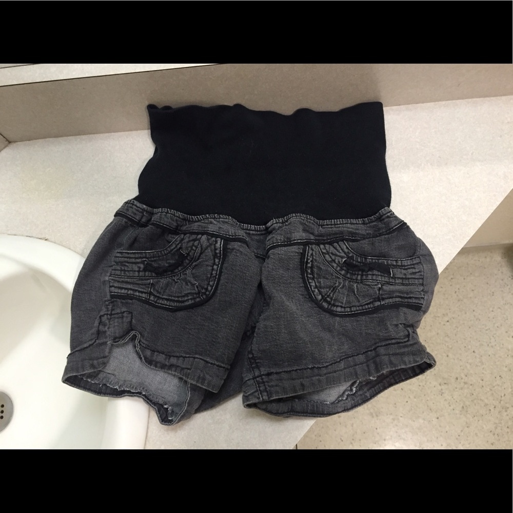 Grey/black shorts