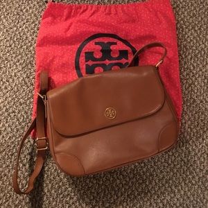 Tory Butch Robinson messenger