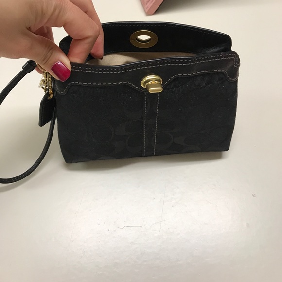 Coach monogram wristlet - Picture 3 of 7