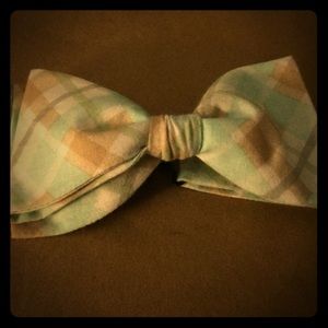 Bow tie