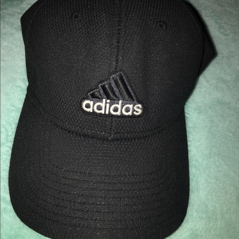 ADIDAS HAT👅