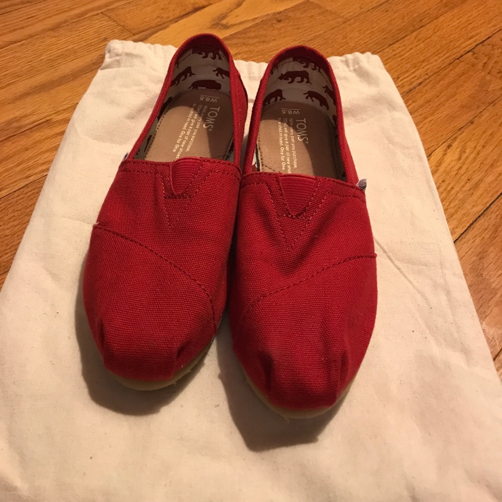 Toms