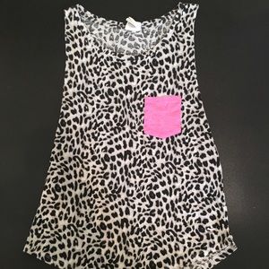 Vs Pink tank