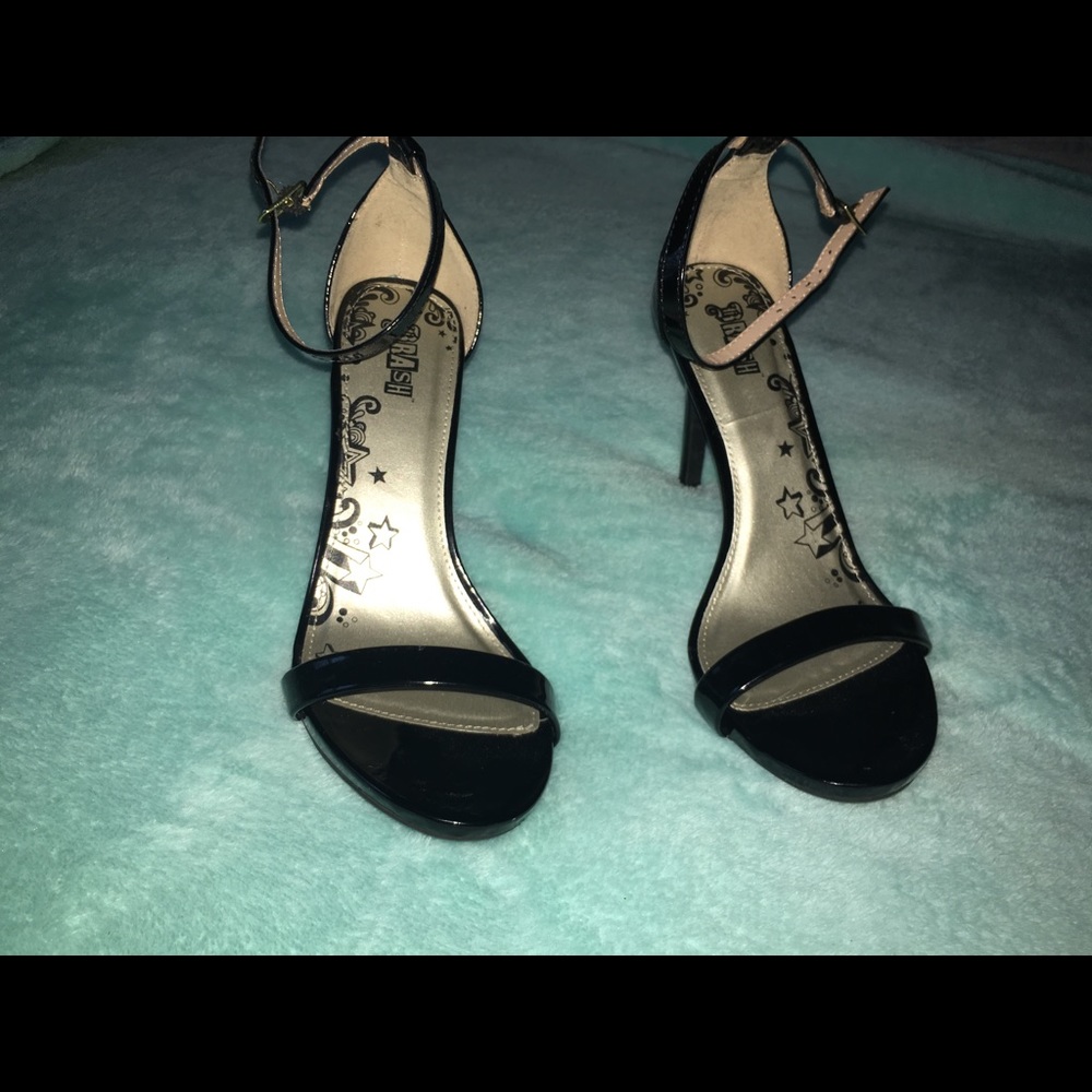 BLACK HEELS🖤