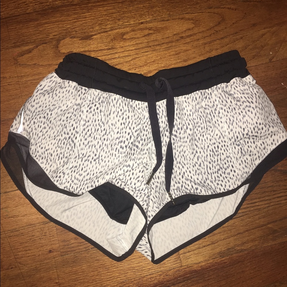 Lululemon Hotty Hot Short 2.5"