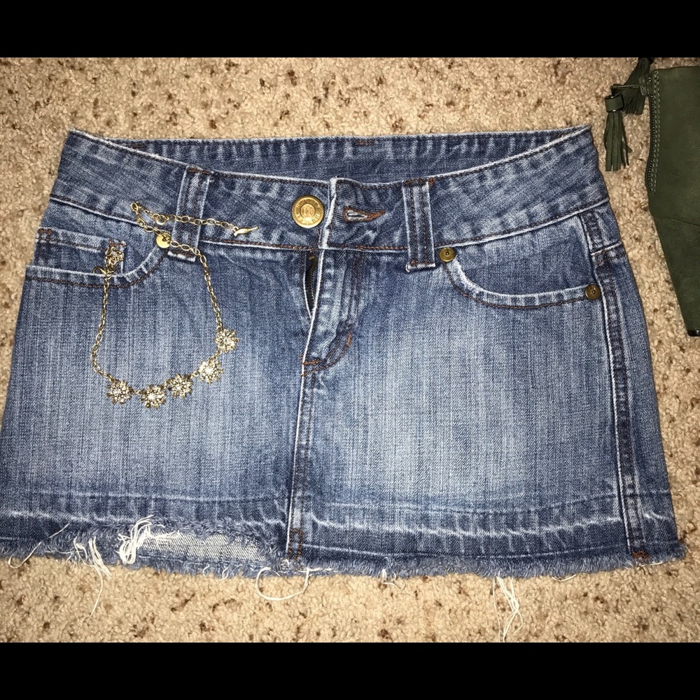 💕💕Hurley Brand Blue Jean Skirt Size: 1💕💕
