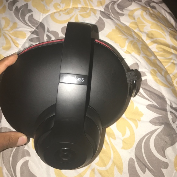 Matte Black Studio Beats - Picture 2 of 2