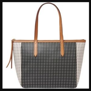 Fossil Sydney shopper