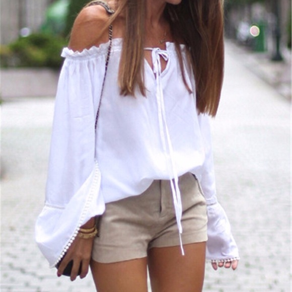 ✨ Boho Off Shoulder Bell Sleeve Split Neck Blouse - Picture 2 of 5