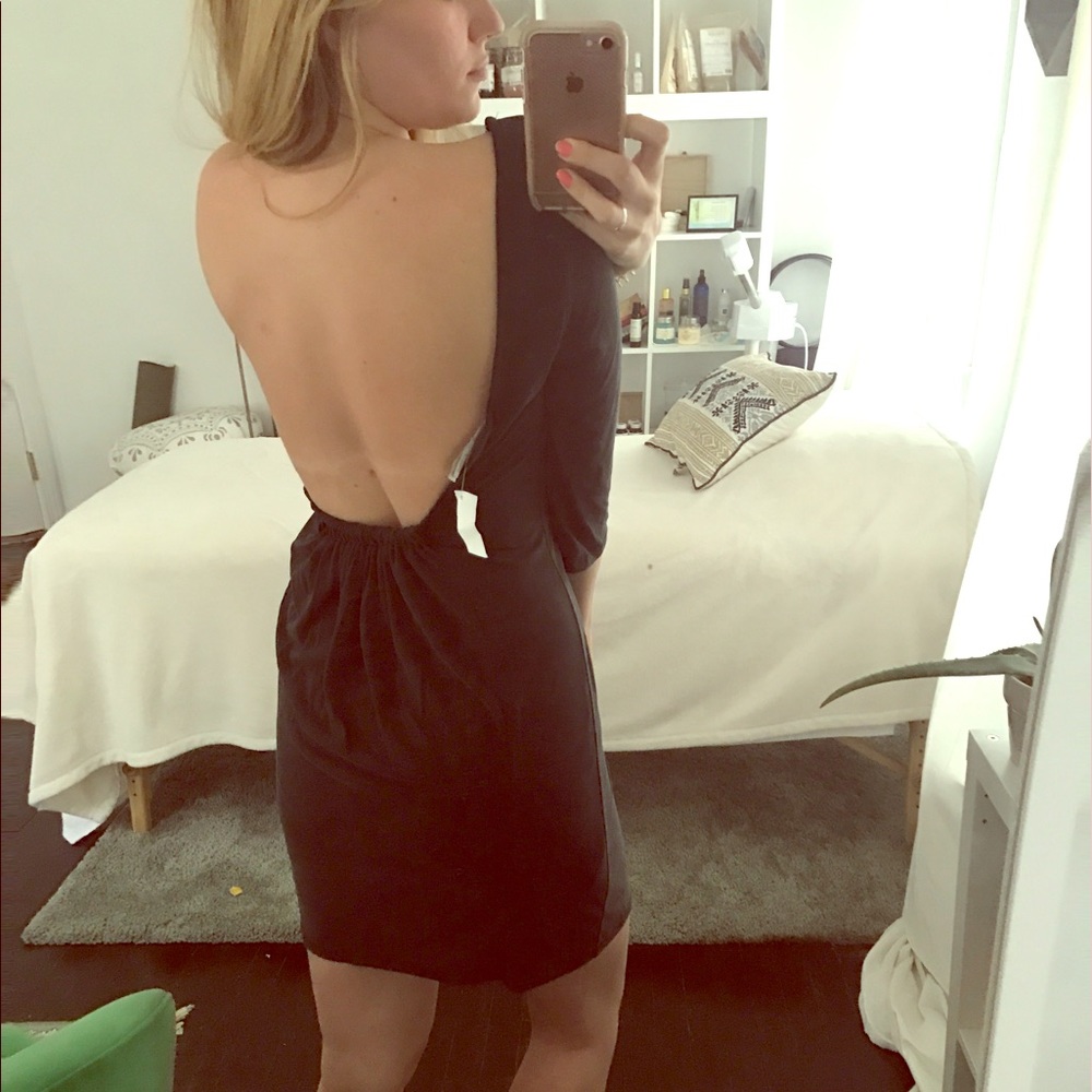 Quarter sleeve backless cocktail dress size M
