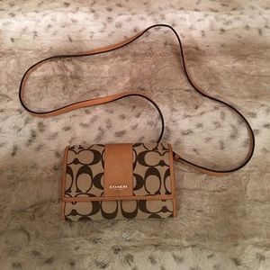Coach wallet cross body!!