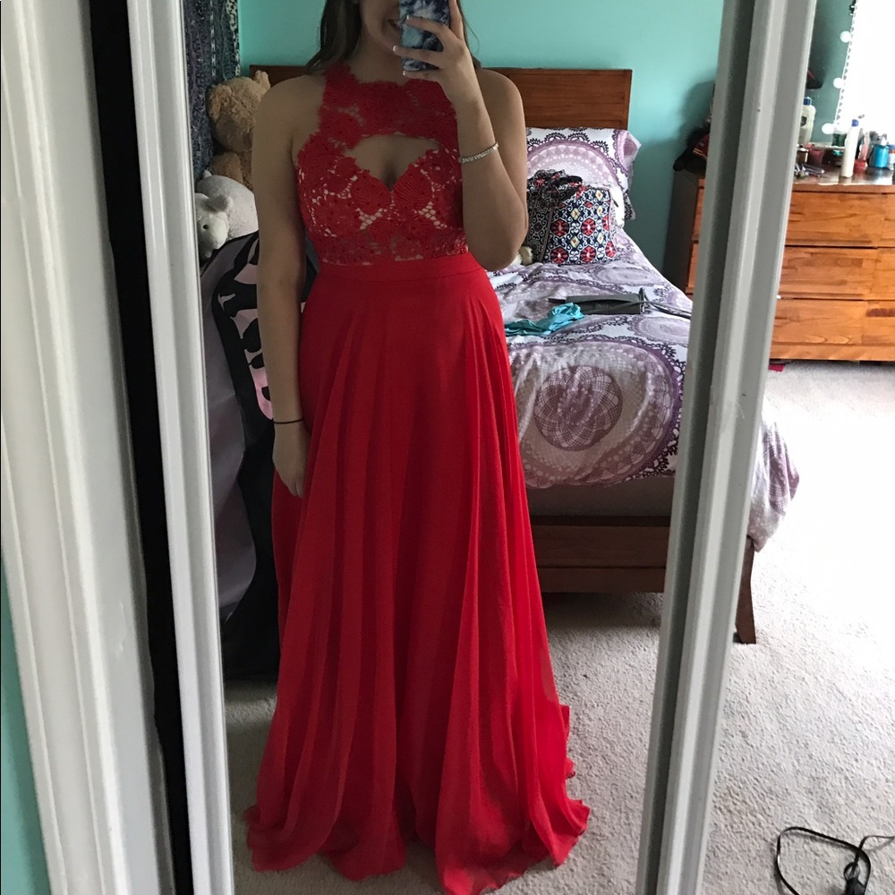 Prom dress - Picture 2 of 3