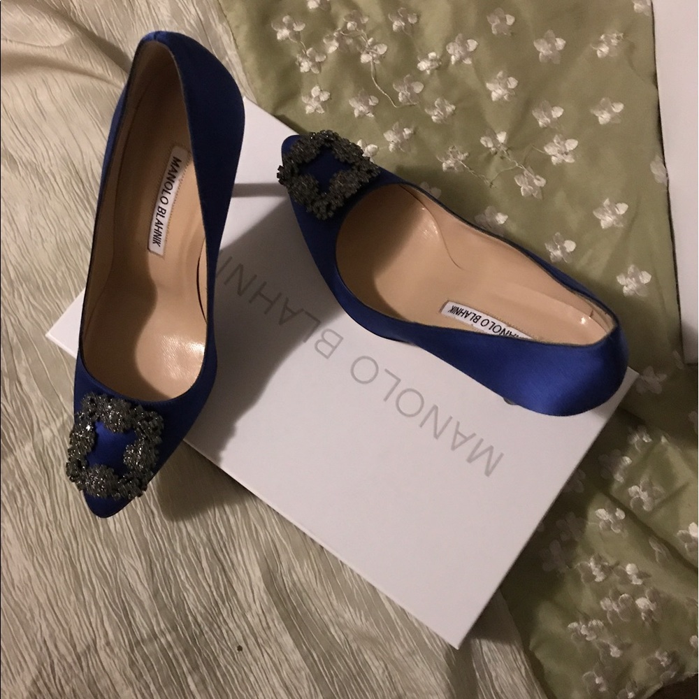 Manolo Hangisi Pumps