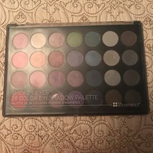 Bh cosmetics smokey eyes palette