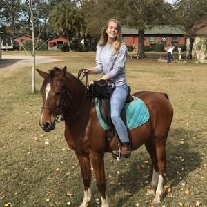 Meet your Posher, Lydia