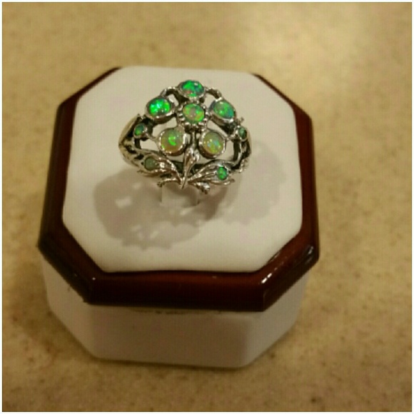 Jewelry - Genuine, Rare Green Fire Opal Ring. size 6